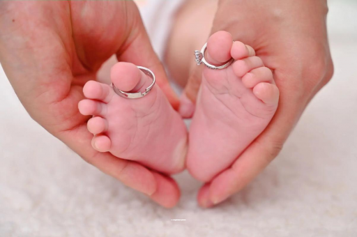 老河口怀孕肚子一边高一边低